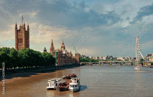 Veduta del Tamigi nei pressi di Westminster Palace, Inghilterra photo