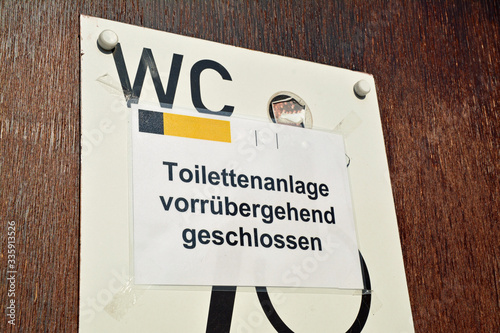 wegen corona-krise gesperrte toilette in alzey, april 2020 photo