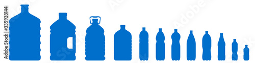 Set of plastic bottle icons isolated on white background. Plastic bottles of various sizes. Contours of bottles for water, lemonade – vector