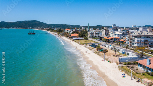 Aerial view of Canasvieiras beach (praia Canasvieiras), in Florianópolis, state of Santa catarina, Brazil © Jair