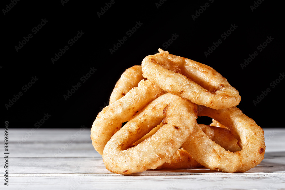 Home made fresh cut fried onion rings. Crunchy on the outside and bursting flavor on the inside. Recommended for easy preparation for a quick bite snack.
