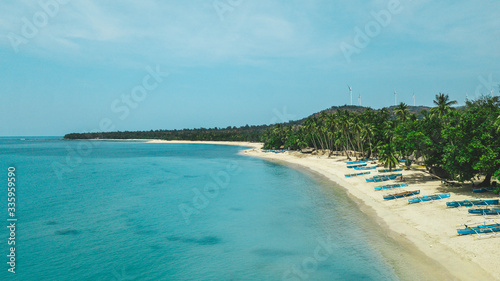 Fototapeta Naklejka Na Ścianę i Meble -  Tropical beach with palm trees in Philippines 