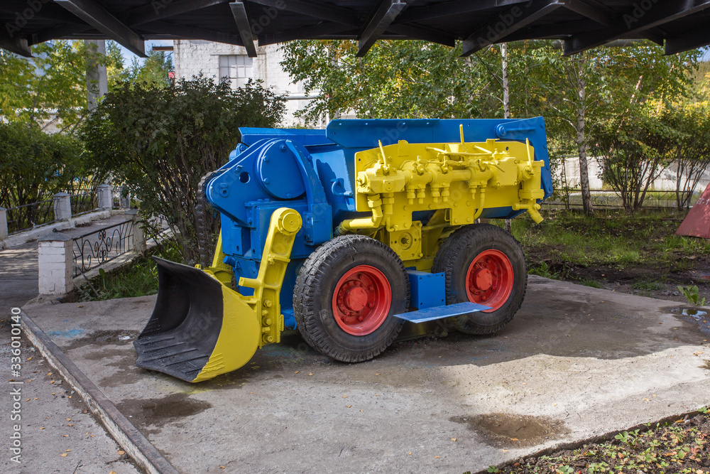 Obraz premium Ore loading machine LHD rocker shovel loader eimco