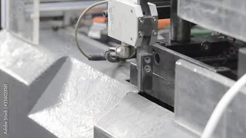 Crimp electric plug machine tool manufacturing