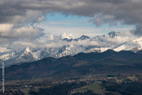 Fototapeta Naklejka Na Ścianę i Meble -  Góry Tatry zimą