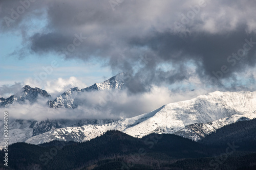 Fototapeta Naklejka Na Ścianę i Meble -  Góry Tatry zimą