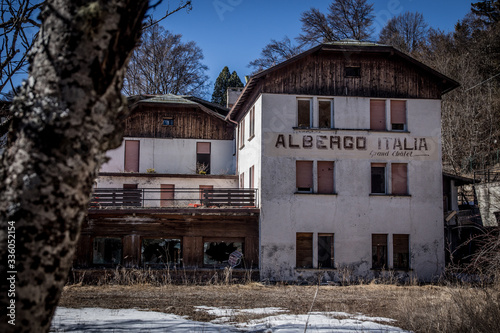 Gli hotel abbandonati di Vetriolo Terme in Trentino