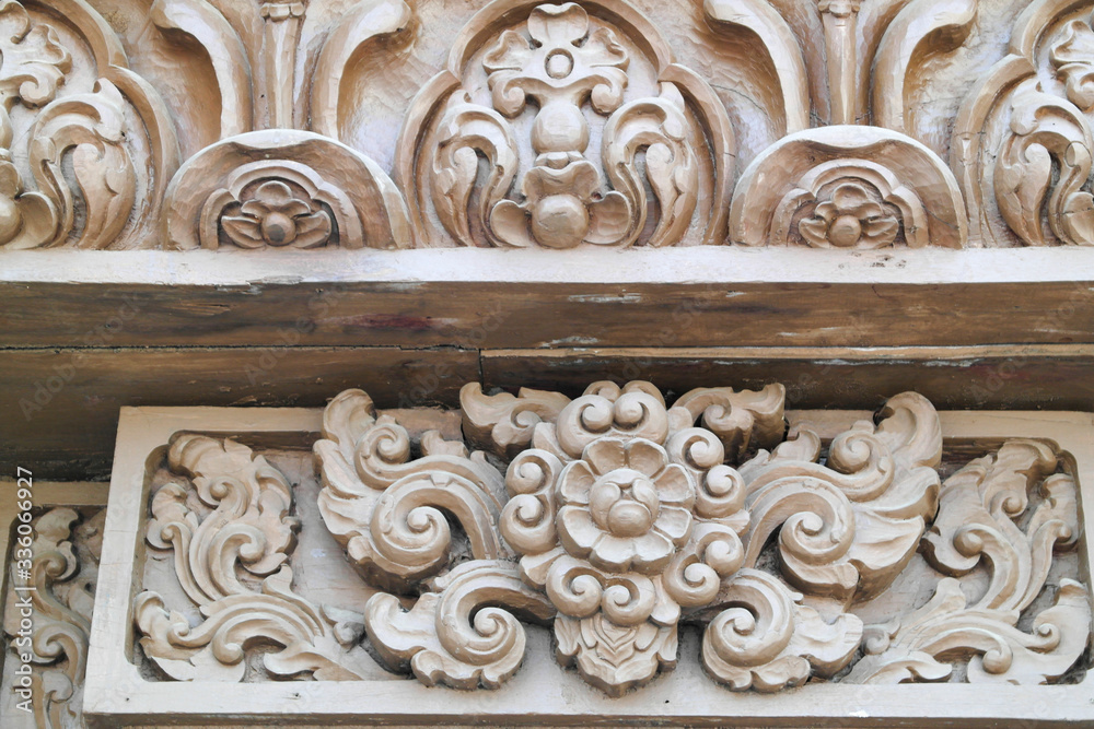 Wooden sculptures made without a single nail Wooden sculptures made without a single nail