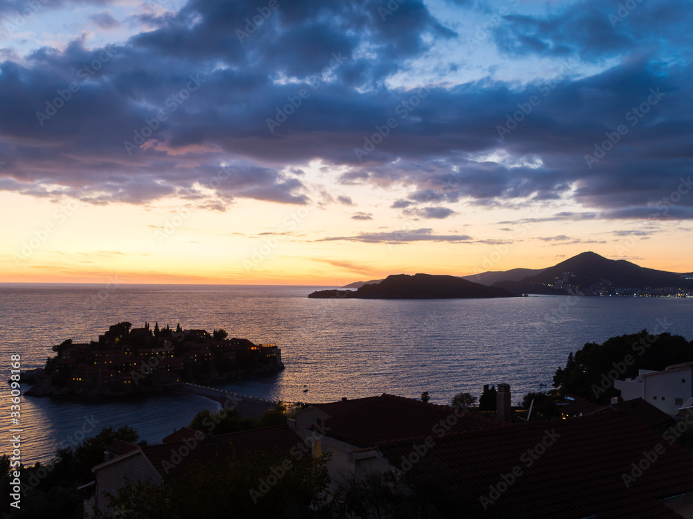 Fototapeta premium view of Sveti Stefan island from the hill
