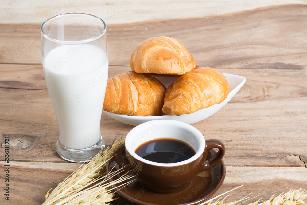 Breakfast coffee is placed on the table. Breakfast coffee is placed on the table.