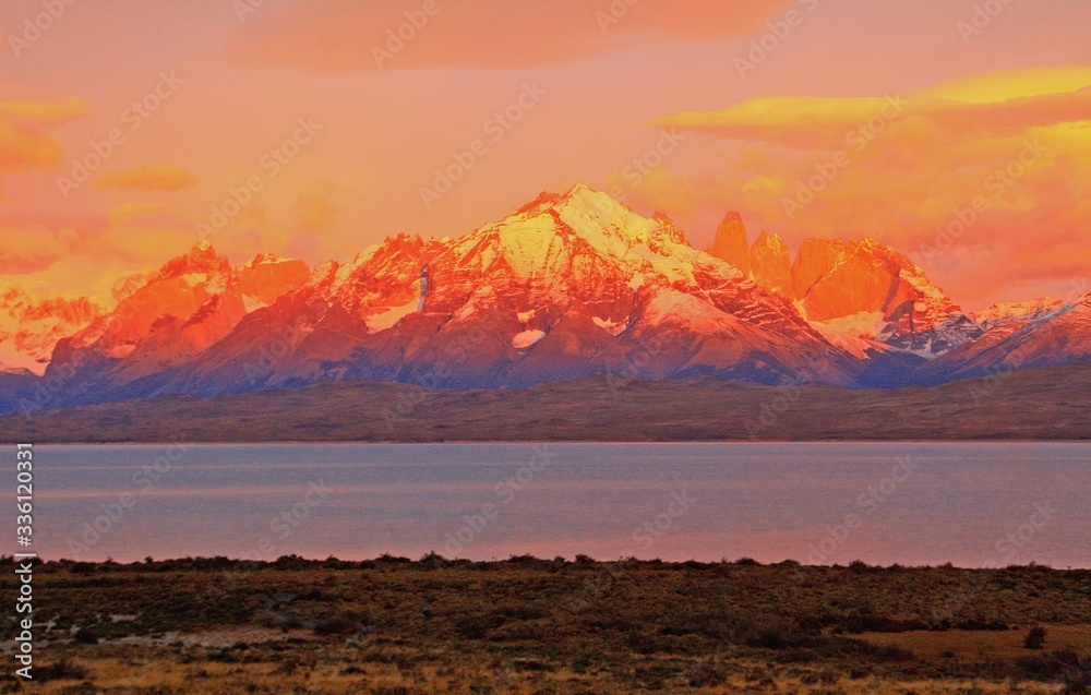 Sunrise in the Torres del Paine Nationalpark