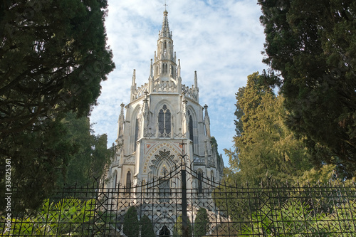 Bild auf Leinwand Mausoleo dei Visconti di Modrone di Cassago Brianza, in provincia di Lecco