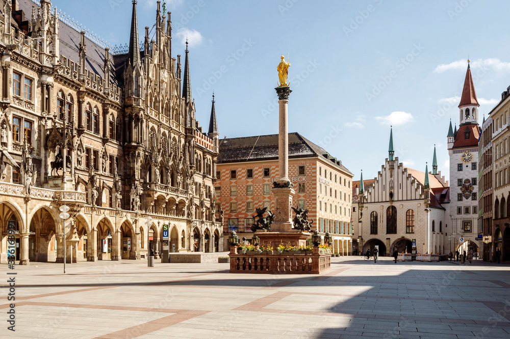 Fototapeta premium Empthy City Hall w Monachium, Niemcy