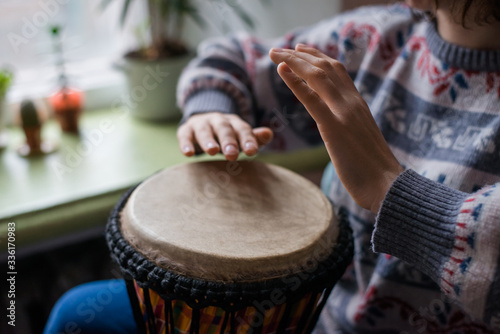 hands to play the drums