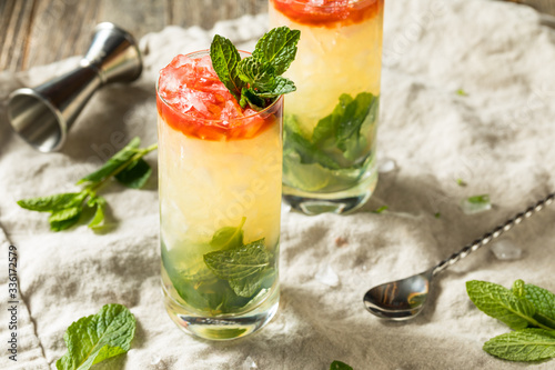 Alcoholic Queens Park Swizzle Cocktail with Rum