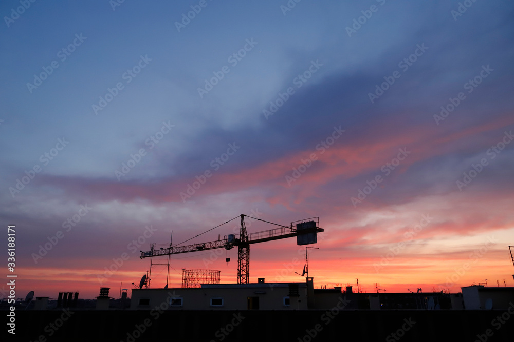 Obraz premium gazometro al tramonto 