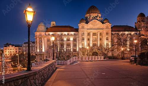 Canvas Print BUDAPEST, HUNGARY - 28 MARCH, 2020: Famous Gellért Hotel in Budapest, Hungary on 28 March, 2020