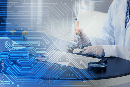Electronic technician worki...