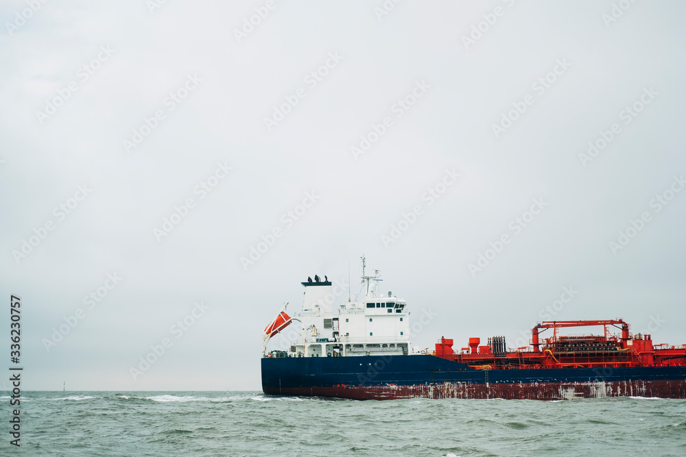 Partly ship Partly ship