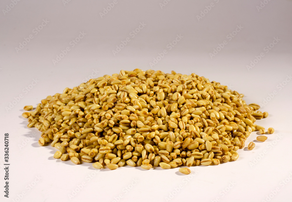 many grains of dry yellow wheat
many grains of dry yellow wheat