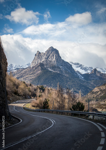 road to the snowy mountains 