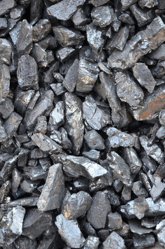  The extracted and enriched coal is anthracite fine fraction with low ash content.