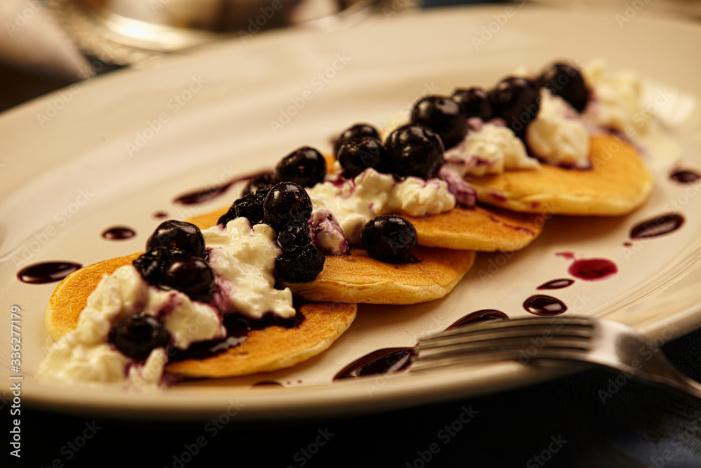 Blitz, Pancakes with bluberries