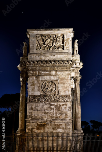 Canvas Print ancient roman column