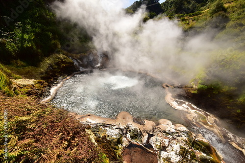 Volcanic activity with the biggest natural pool with boiling water