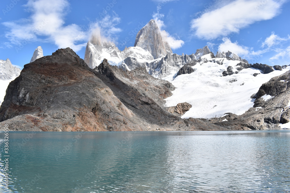 Beautiful blue Laguna de Los Tres in National Park in El Chalten, Argentina, Patagonia with Fitz Roy Mountain in background