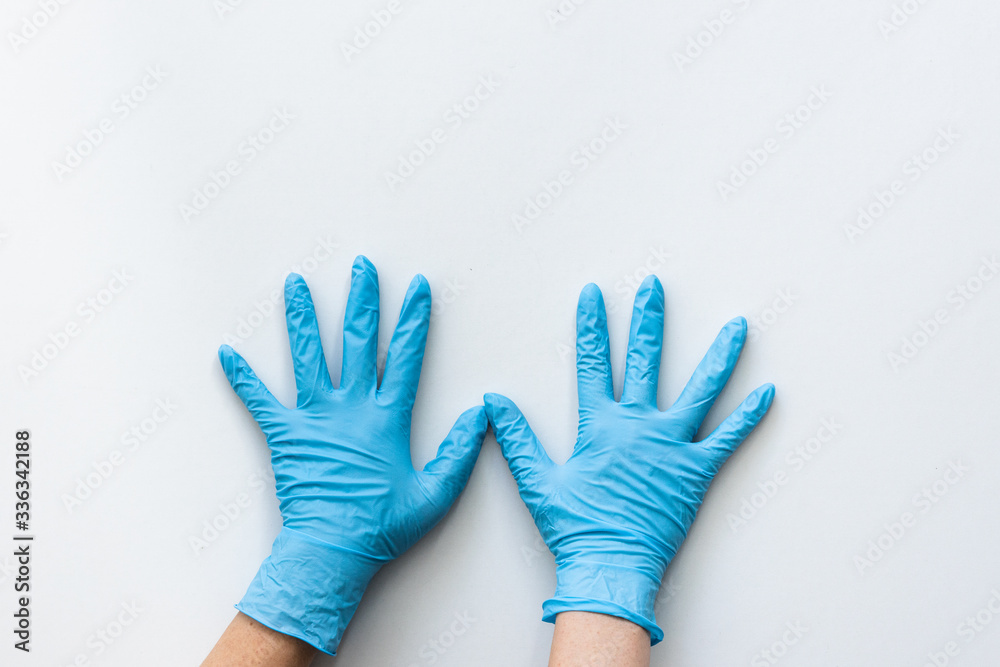 Код стоковой фотографии без лицензионных платежей: 1695500611
Blue medical gloves on the white background. Coronavirus rules .
Код стоковой фотографии без лицензионных платежей: 1695500611
Blue medical gloves on the white background. Coronavirus rules .