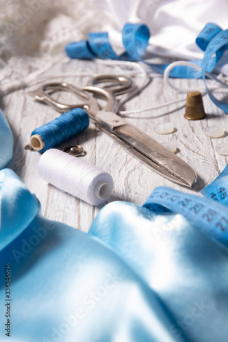 Set of items for cutting and sewing