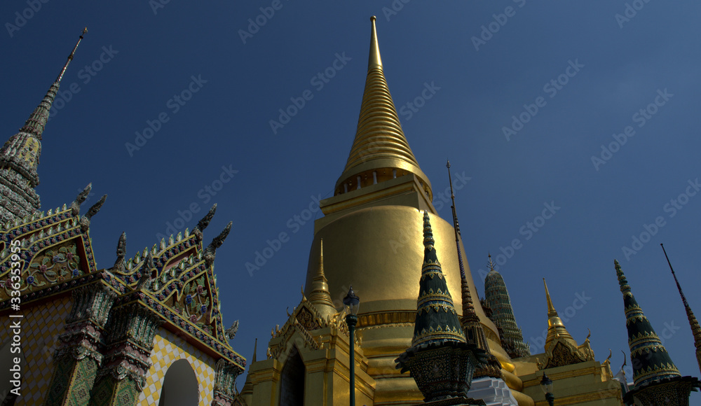 Fototapeta premium Temple of the Emerald Buddha in The Grand Palace of Bangkok