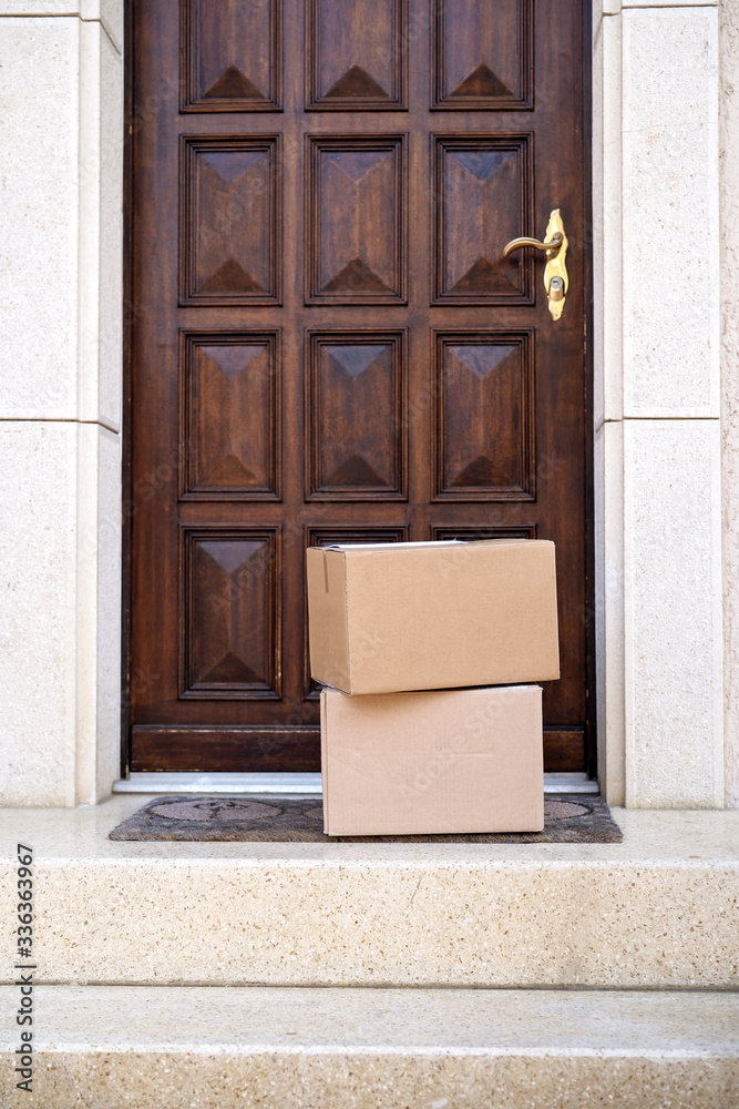 Foto Contacless delivery service during quarantine