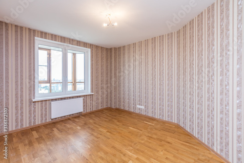 Fototapeta Naklejka Na Ścianę i Meble -  empty room for repair light clean interior
