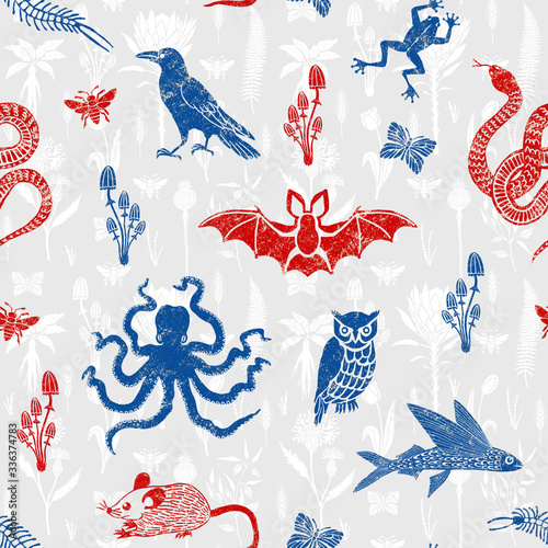 Wallpaper Mural Seamless pattern with animals and insects illustration for halloween Torontodigital.ca