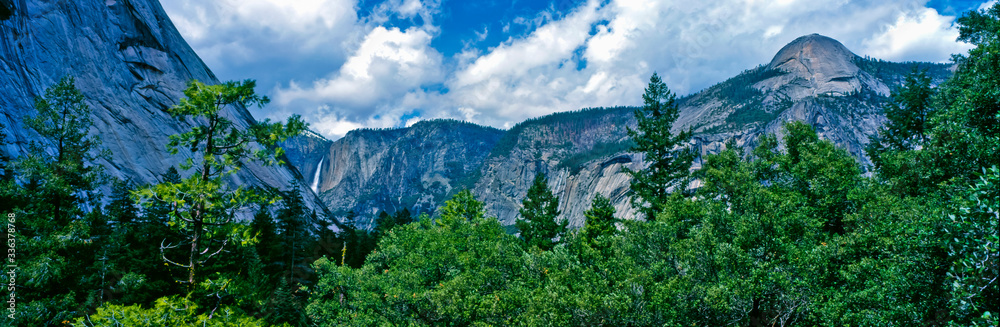 Spring arrives at the Yosemite National Park with a view from the Yosemite Valley