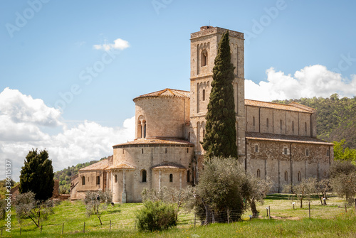 фотографія Medieval church of the Abbey of Sant'Antimo near Montalcino in the region of Tus