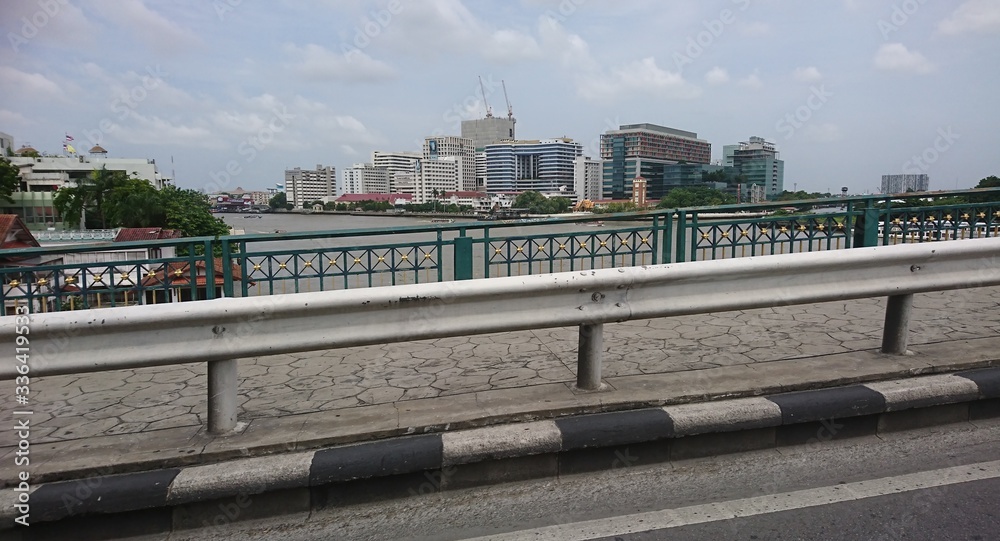 Fototapeta premium Road and rails of a bridge at Bangkok