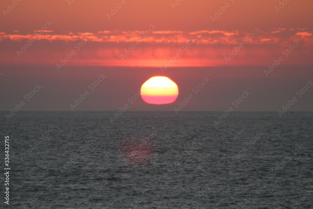Puesta de Sol vista desde la playa de Espiñeirido