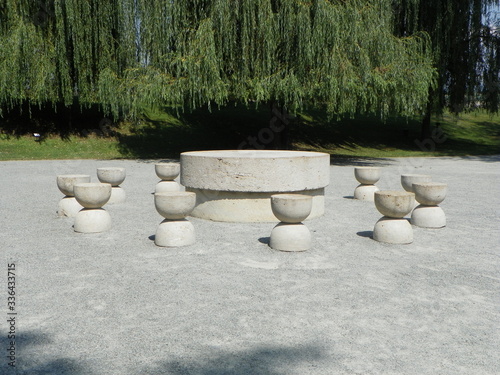 Brâncusi- masa tăcerii 