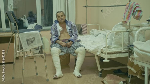 The patient is 72 years old. Extensive polyarthritis. Surgery hip fracture. Real Russian hospital die. A man will die from kidney failure in a week, for him there is no free hemodialysis apparatus. photo