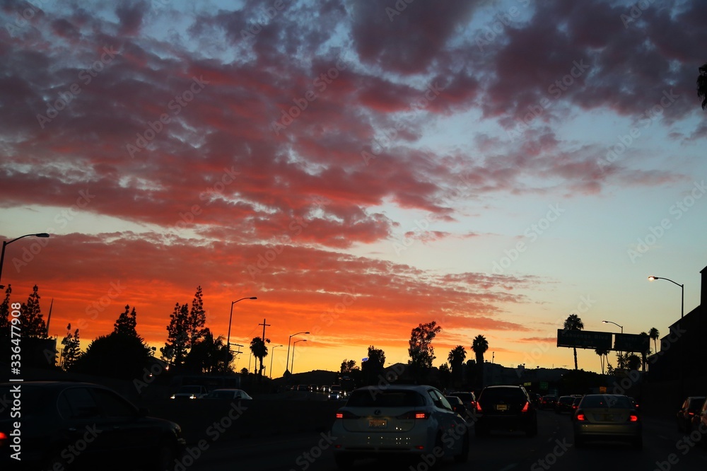 Obraz premium California sunset sky of colors and silhouettes