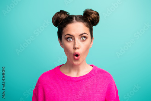 Close-up portrait of her she nice attractive lovely lovable winsome cute amazed girlish cheerful cheery girl news reaction isolated over bright vivid shine vibrant blue turquoise color background