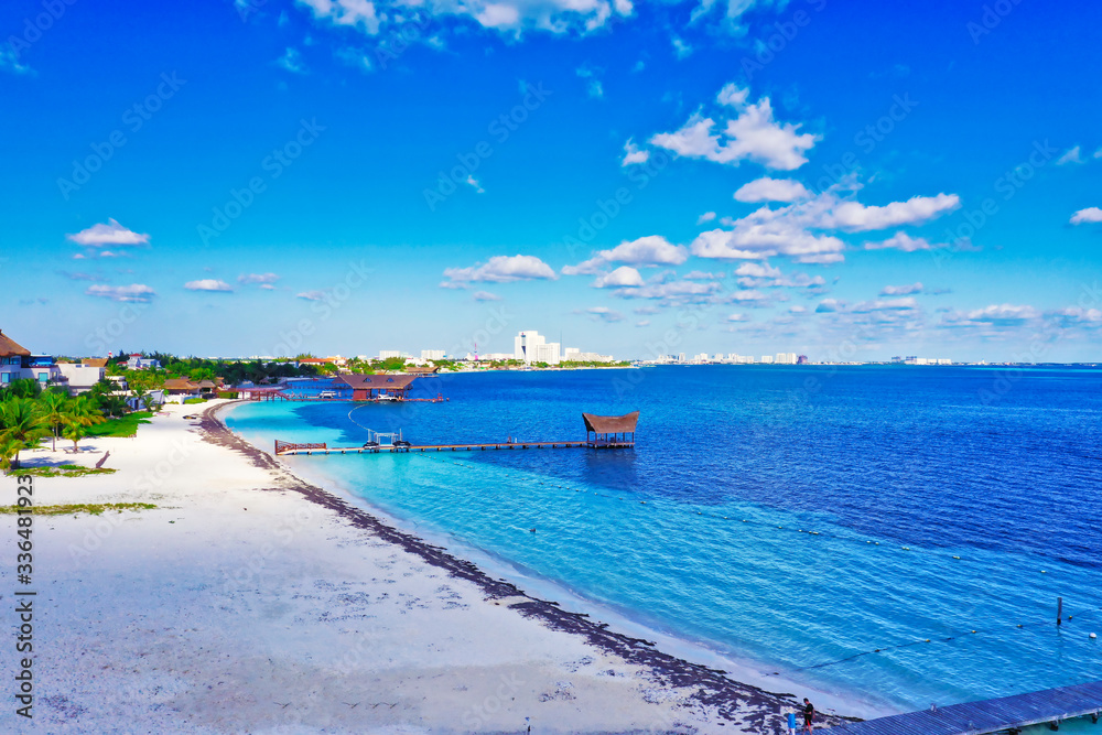 Fototapeta premium Cancun Mexico beach aerial 