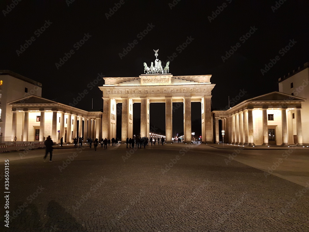 brandenburg gate by night berlin germany