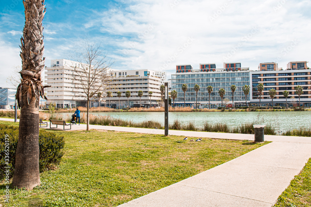 Quartier Port Marianne à Montpellier, en Occitanie. Quartier Port Marianne à Montpellier, en Occitanie.