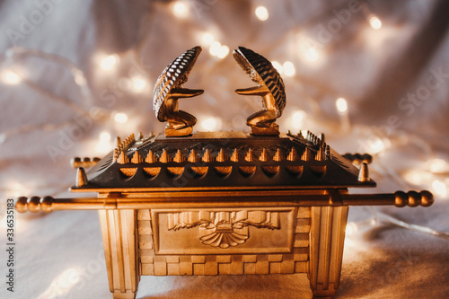 Canvas Print ark of the covenant of the Israelite temple
