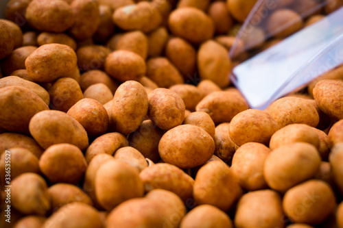 Tasty Japanese peanuts in bulk