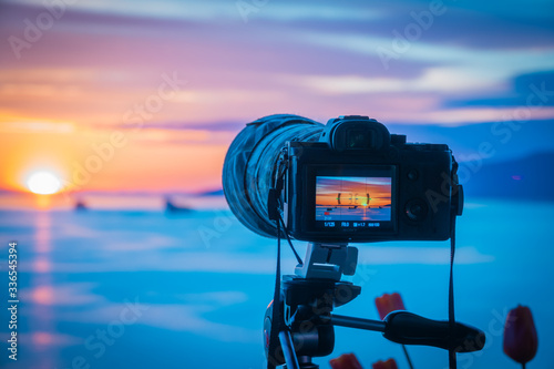 camera making sunset video